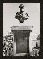 Buste de Pierre-Toussaint Thévenot, directeur (fondateur) de la première Ecole normale de Dijon en 1829.